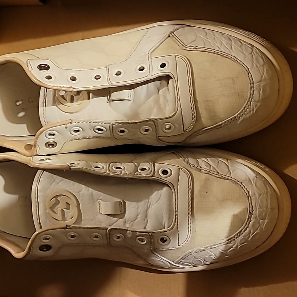 Low Top Gucci Womens White Shoes 41 1/2 -$150